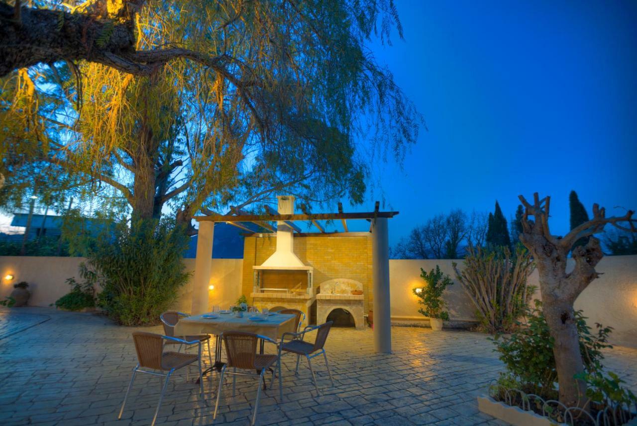 Santalas Villa *