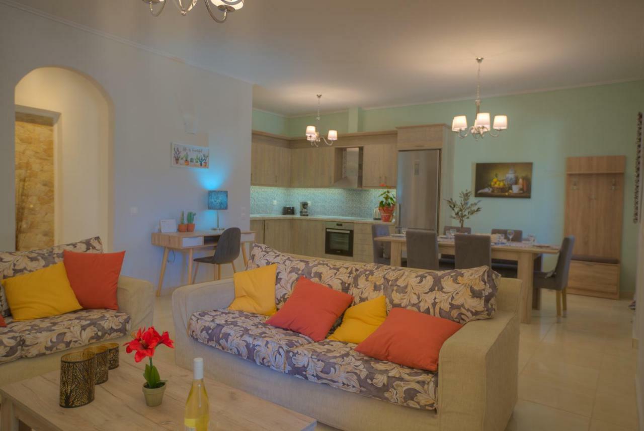 Santalas Villa *